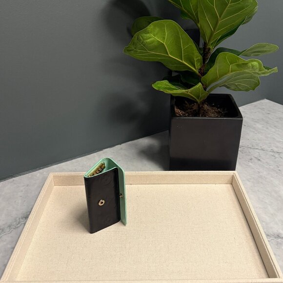 Louis Vuitton Monogram Vernis 4 Key Holder - Picture 1 of 12